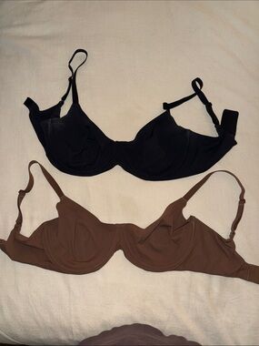 2 Skims fits everybody Women’s Underwire Support Bra - Black and Brown